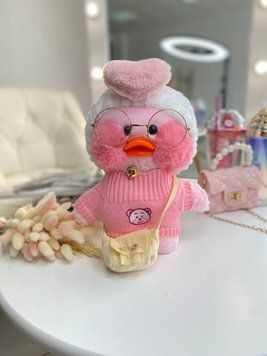 Іграшка "Lalafanfan" з одягом (кофта, пов'язка, сумка + окуляри) Рожева 9008 9008 фото